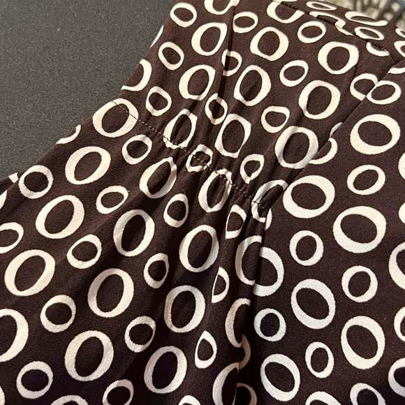 Brown Faux Wrap Dress with Cream Accents xl - Picture 7 of 13